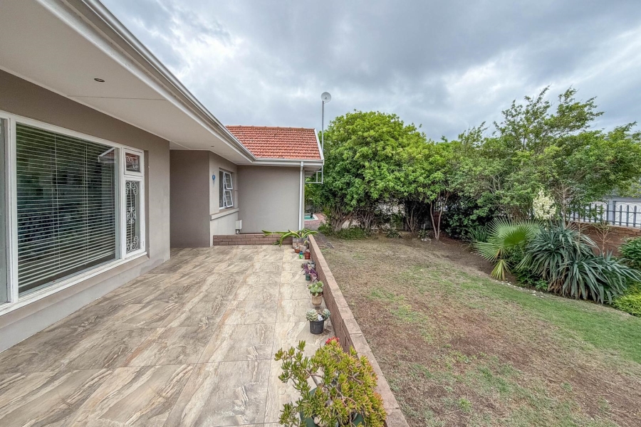 To Let 4 Bedroom Property for Rent in Humewood Eastern Cape